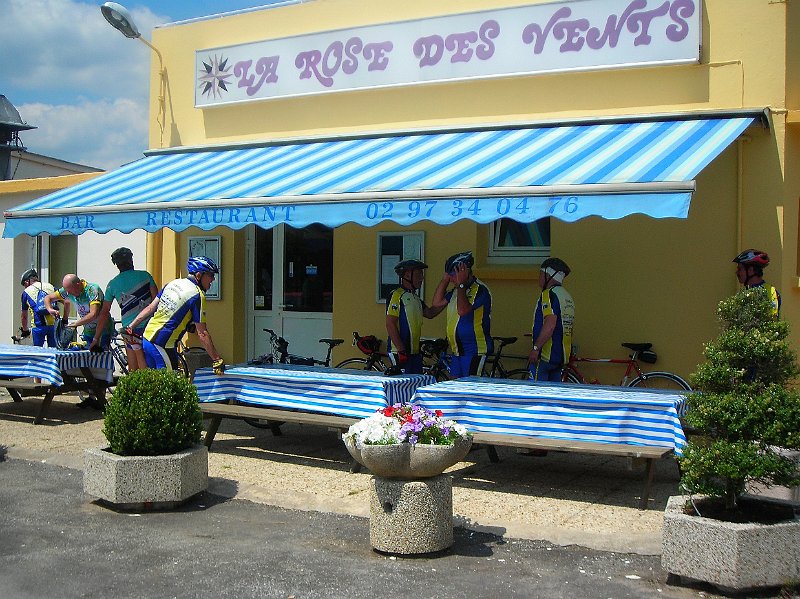 2010-06-24 37 Guiscriff Estomacs cales Prets a repartir.JPG